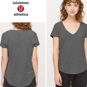 Lululemon Love tee V - Heathered black and white stripe